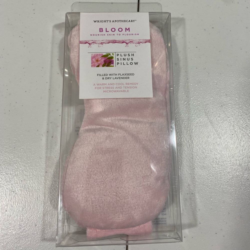 Wrights Apothecary plush sinus pillow. NIB warm/cold remedy for stress